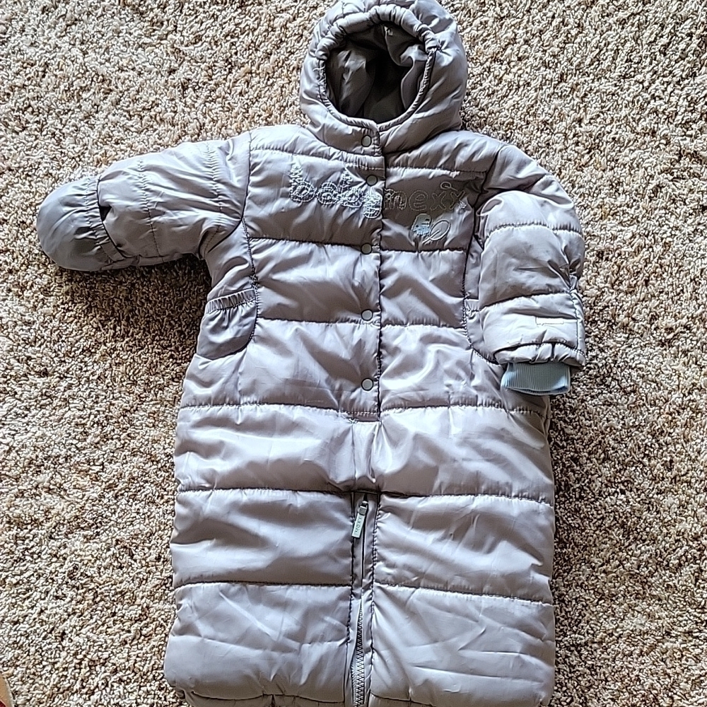 Last Chance, Baby Mexx snowsuit